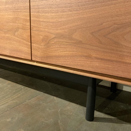 240サイドボード USB1 – 商品カタログ