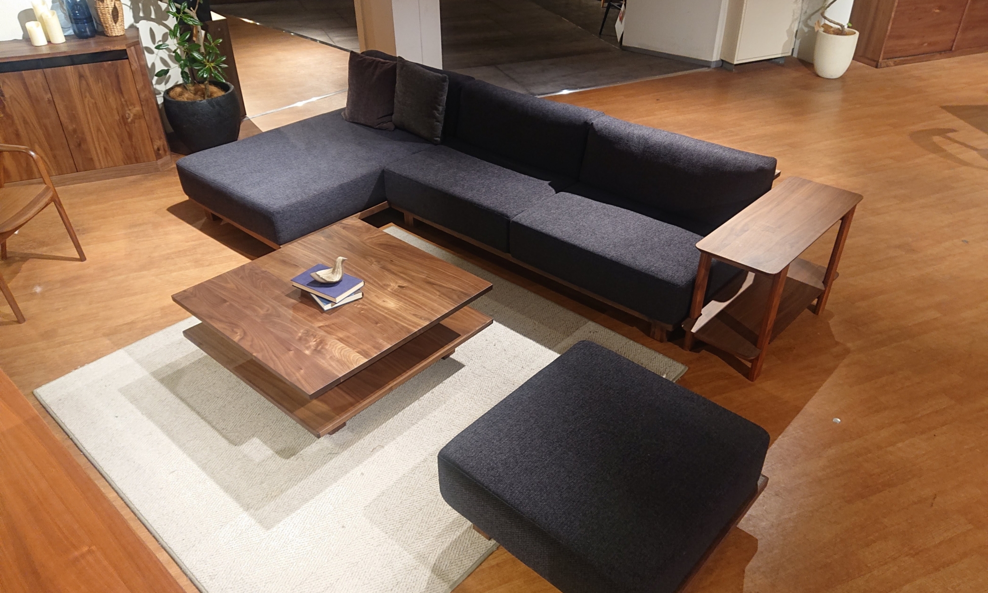 ［大阪　直接引取り希望］オリーブグリーン　ミキモク　ソファー&ダイニングセット 大阪 直接引取り希望］オリーブグリーン ミキモク ソファー&ダイニング